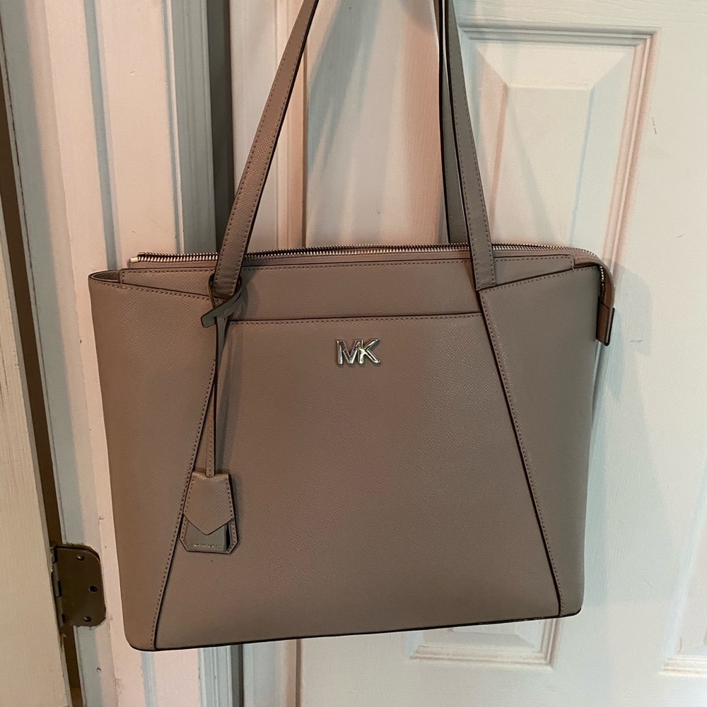 Michael Kors pearl grey MADDIE bag